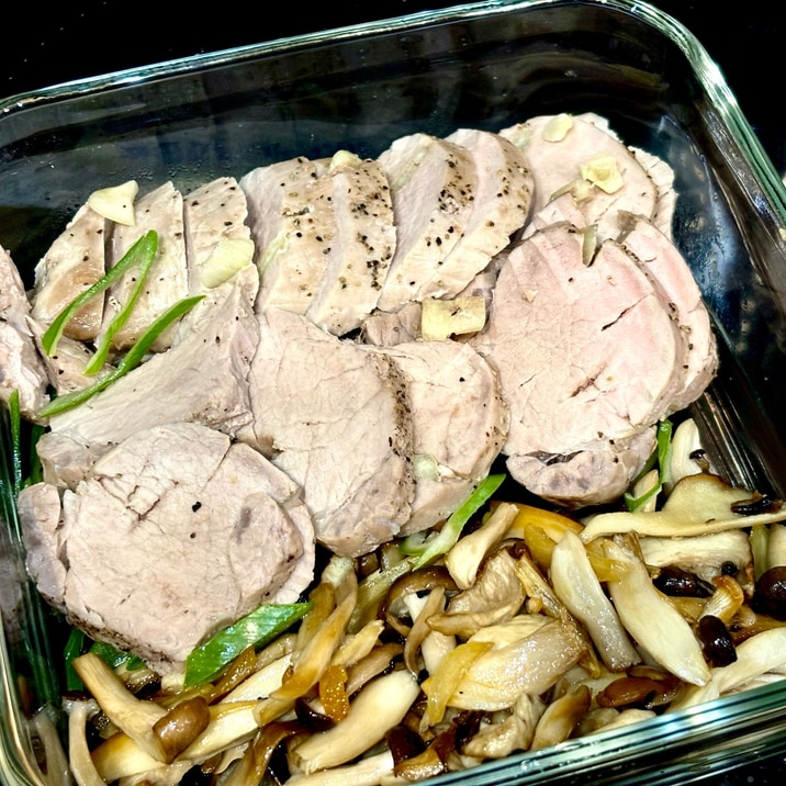 豚ヘレ肉!にんにく埋め込みレンジ蒸し